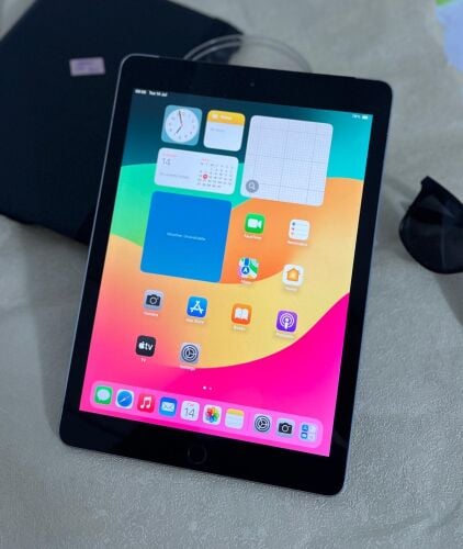 iPad 6/128gb*WiFi