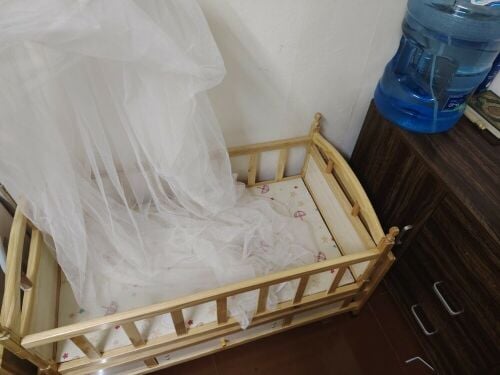 baby crib