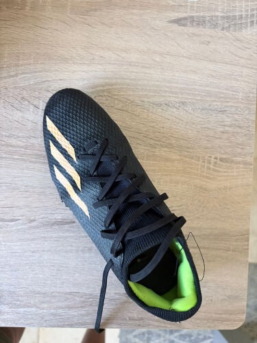 Soccer shoes