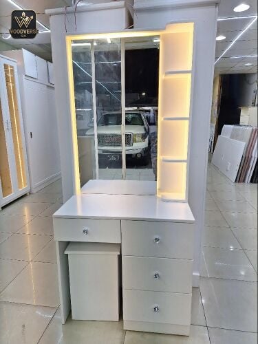 Dressing table