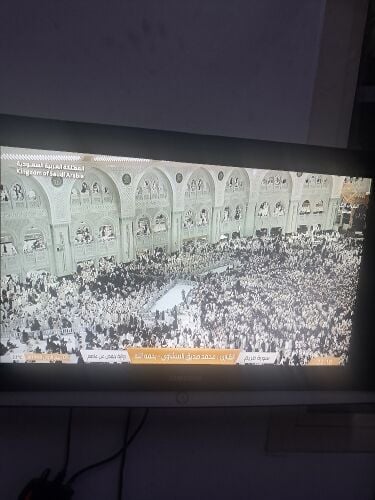 شاشة سامسونج عادية