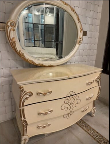 Dressing table