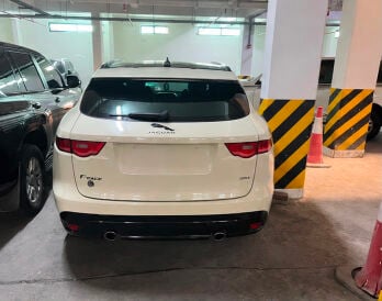 Jaguar f pace 