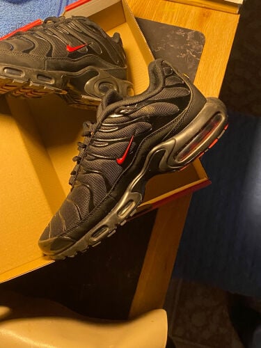 Sports boots