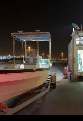 للبيع طراد 25قدم