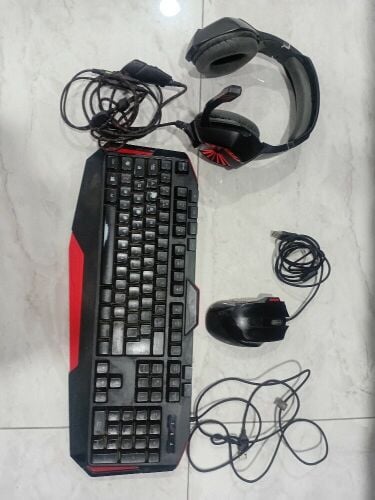 key board headphone and mouse gamer