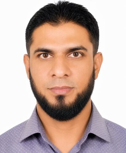 أنا عا مل نظافة أبحث عن عمل.