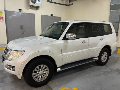Mitsubishi Pajero 2015 V6 3.5CC