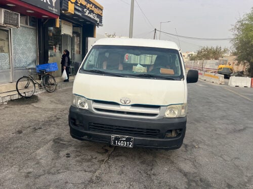 باص تويوتا هايس عريض
