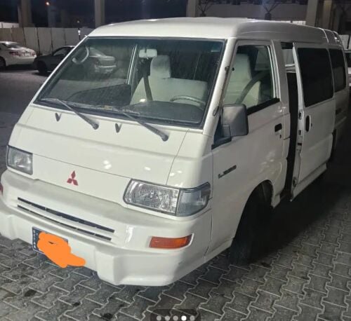 مطلوب سيارة ميستويشي 300 او تويوت
