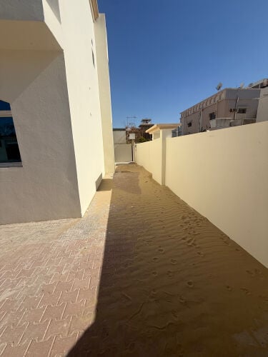 للإيجار فيلا بالوكرة موقع مميز 
