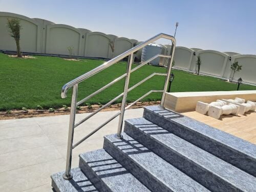 نقوم بجميع الحدادة ترتيب وتركيب ا