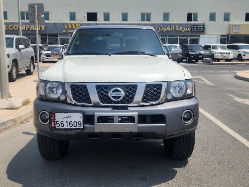 Nissan Super Safari 2022 white 