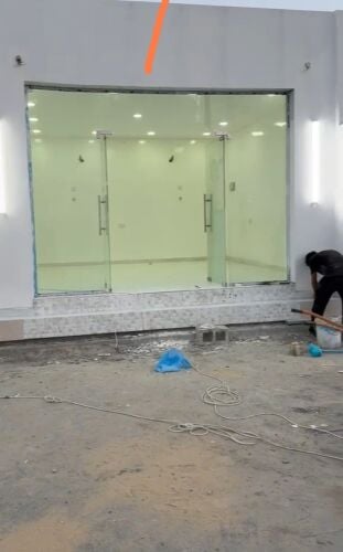 للايجار محل حق خياطة أو بيع قماش