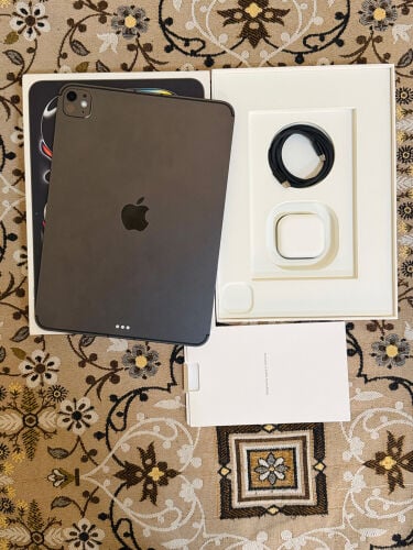 IPad Pro M5 wifi plus Cellular 