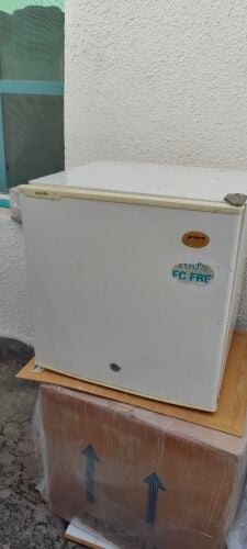 Mini Fridge / Refrigerator
