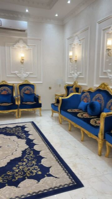 كراسي و طاوله