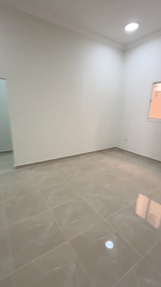 ايجار شقه دور اول ٣ غرف سوبر 