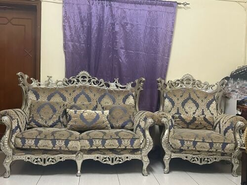 Living Room Sofas/chairs! 7 seats