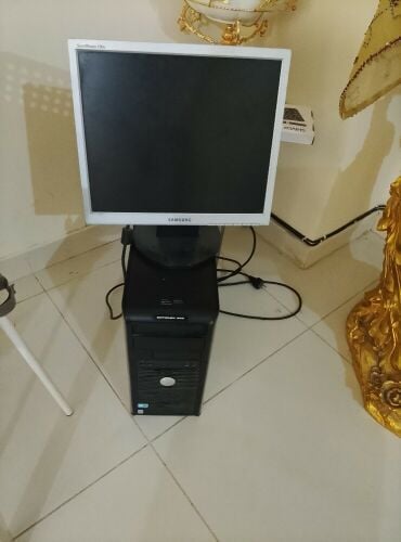 للبيع كمبيوتر لطلاب المدارس دسك