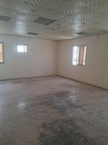 store for rent