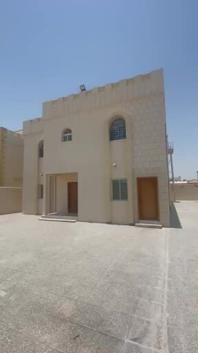 للايجار فيلا معيذر الجنوبى