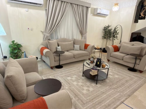 دانية 