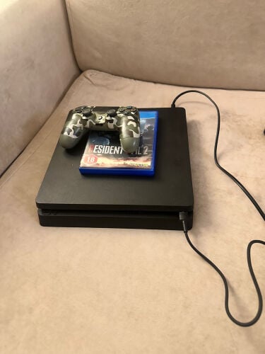 selling my PlayStation 4 Slim