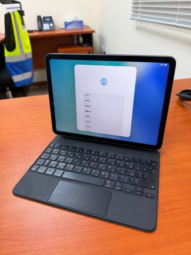 IPad Air 5th generation, space gray