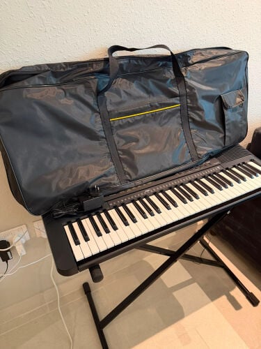 Yamaha keyboard PSR-E273 +Stand,bag