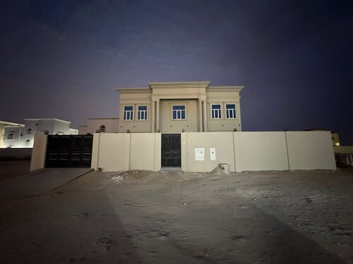 للإيجار فيلا جديدة في الشيحانية 