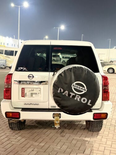 نيسان سفاري 