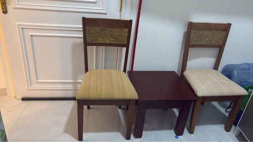 طاولة و كرسي كراسي