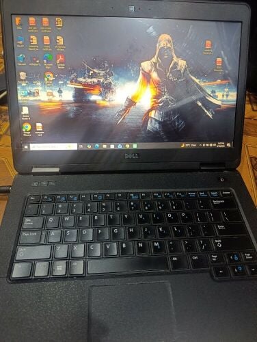 Laptop i3 4 generation 8,128Gb SSD