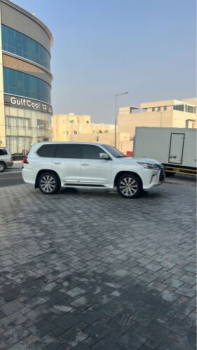 Lexus 570 excellent condition car