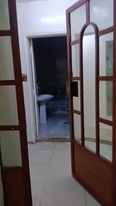 شقه عائليه بمعيذرشمالى غرفه وصاله
