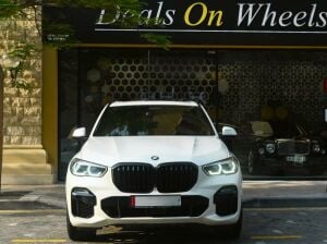 BMW X5 M50i