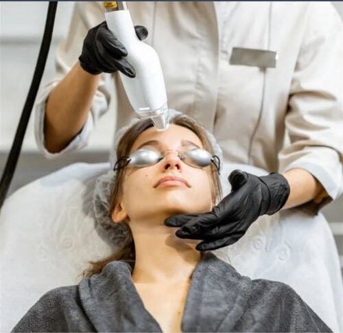 WE ARE HIRING – BEAUTY SALON STAFF