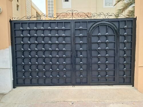 نقوم بجميع الحدادة ترتيب وتركيب ا