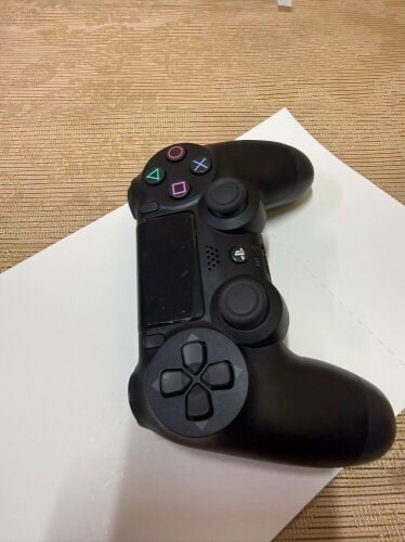 PS4 controller