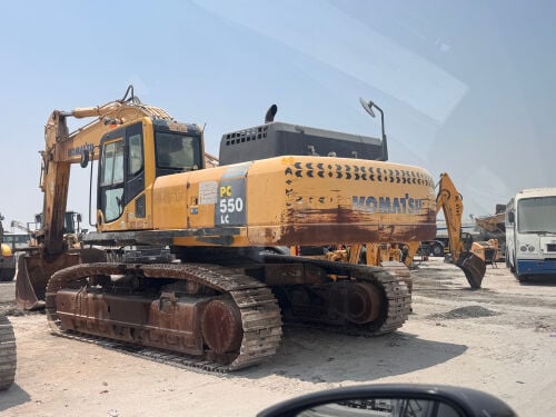 للبيع حفار كماتسو 550 