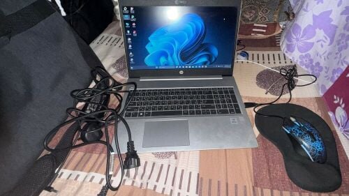 HP ProBook 450 G7  
Intel Core i5-1
