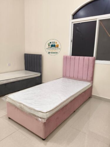 Bedroom sets furniture sell availab
