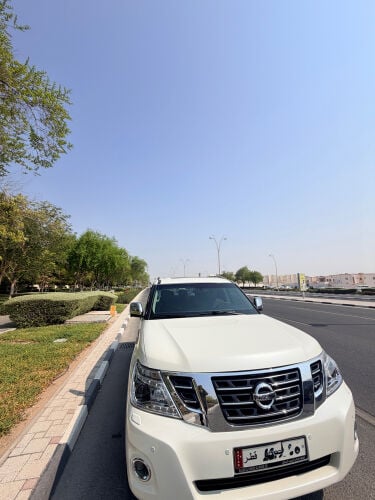 Nissan patrol platinum - pearl whit