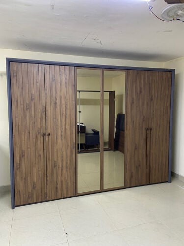 King size bed room set For sale goo