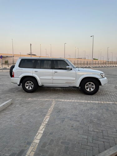 نيسان سفاري
