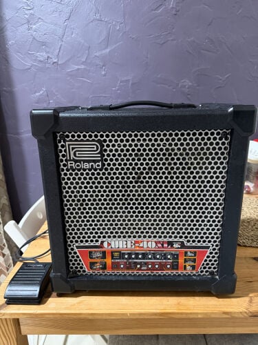 Roland Cube XL 40 w/ foot switch