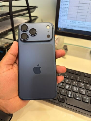 Iphone 17 pro max 256 gb 132 cycle 