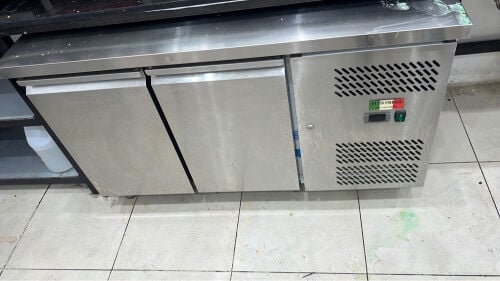 Table chiller