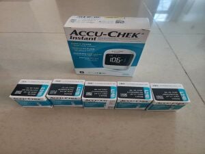 Accu-Check Instant Device & Strip